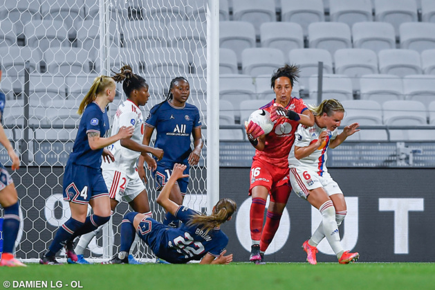 Bouhaddi et ses coéquipières auront été en difficulté à quelques reprises (photo Damien LG/OL) Bouhaddi et ses coéquipières auront été en difficulté à quelques reprises (photo Damien LG/OL)