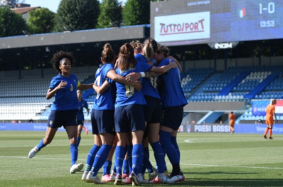 Les Italiennes se congratulent après le seul but du match (photo FICG) Les Italiennes se congratulent après le seul but du match (photo FICG)