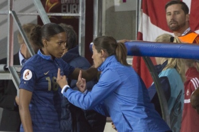 Marie-Laure Delie aurait dû rentrer en jeu. Elle n'a finalement pas disputé une seule minute de ce quart de finale Marie-Laure Delie aurait dû rentrer en jeu. Elle n'a finalement pas disputé une seule minute de ce quart de finale