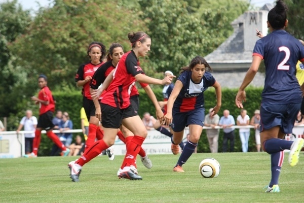 Léa Le Garrec face à la jeune Anissa Lahmari (photo S Duret) Léa Le Garrec face à la jeune Anissa Lahmari (photo S Duret)