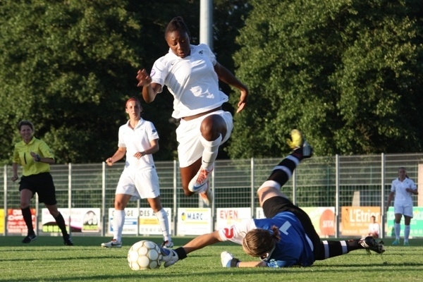 Kadidiatou Diani et les Bleuettes sont d'attaque pour l'Euro (photo S Duret)