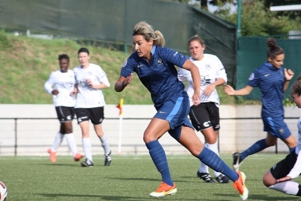 Euro U19 - Claire LAVOGEZ : "On n'a jamais la certitude d'être titulaire" Euro U19 - Claire LAVOGEZ : "On n'a jamais la certitude d'être titulaire"