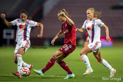 Bühl tout comme Schüller aura posé des problèmes à la défense lyonnaise Bühl tout comme Schüller aura posé des problèmes à la défense lyonnaise