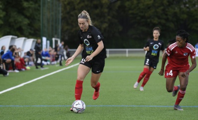 L'ex-Havraise Allie Thornton déborde face à Yvonne Leuko (photo Giovanni Pablo)