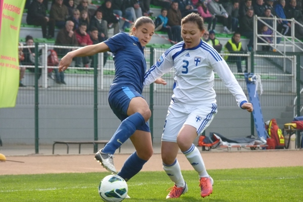 Delphine Cascarino et la sélection U17 veulent rebondir (photo F Dufaud) Delphine Cascarino et la sélection U17 veulent rebondir (photo F Dufaud)