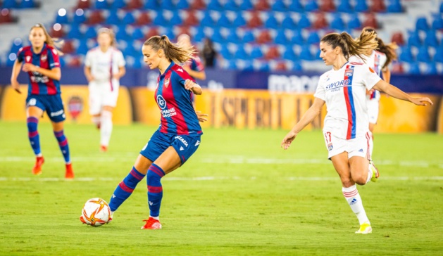 Sandie Toletti et Levante ont gêné les Lyonnaises avant de céder (photo Levante UD) Sandie Toletti et Levante ont gêné les Lyonnaises avant de céder (photo Levante UD)
