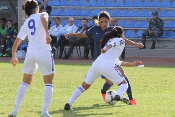 Louisa Necib, sur le côté gauche, aura été aussi très sollicitée par les corners (photo SKZ)