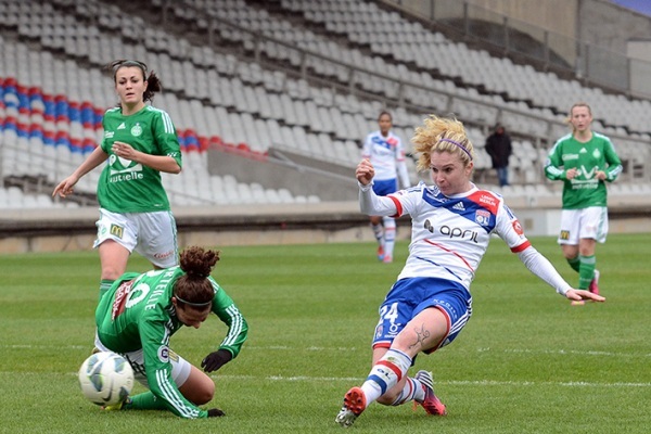 Aude Moreau et l'ASSE recevront Lyon à Geoffroy Guichard (photo Alex Ortega) Aude Moreau et l'ASSE recevront Lyon à Geoffroy Guichard (photo Alex Ortega)