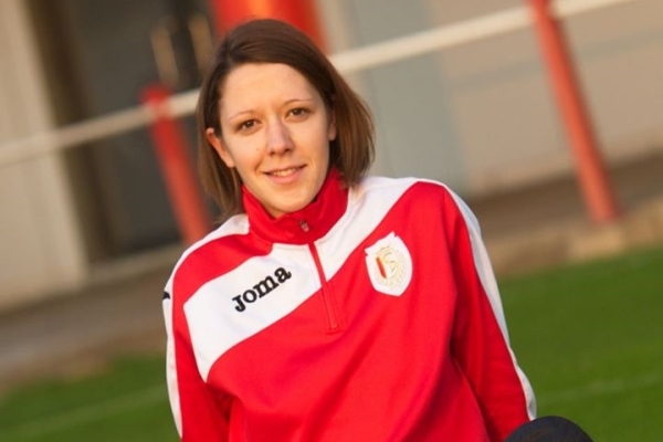 Le charme de Faustine Cartégnie a opéré au Standard de Liège Le charme de Faustine Cartégnie a opéré au Standard de Liège