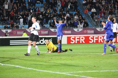 Élodie Thomis et les Bleues en avaient passé 12 à l'Estonie en 2009 (photo S. Duret)