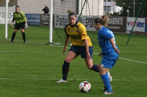 Anaïs Dumont face à Elodie Lizzano (photo C Ringaud)