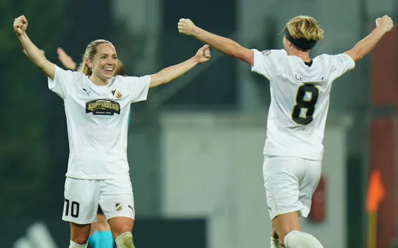 Rubensson à gauche libère Gevitz et ses partenaires (photo UEFA.com) Rubensson à gauche libère Gevitz et ses partenaires (photo UEFA.com)