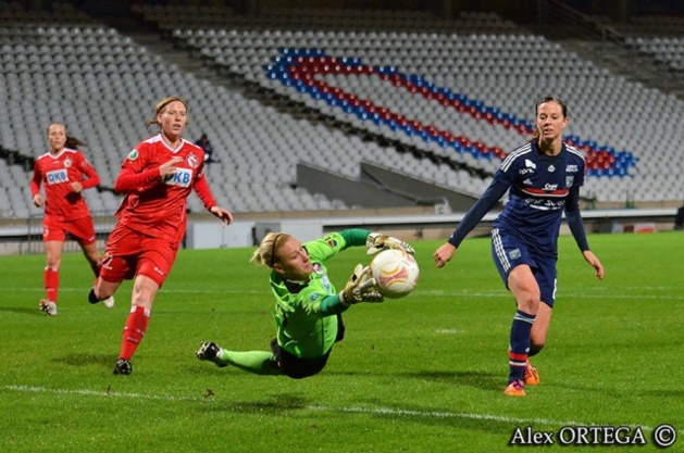 Lotta Schelin et les Lyonnaises se sont heurtées à un solide bloc allemand (Photos : Alex Ortega) Lotta Schelin et les Lyonnaises se sont heurtées à un solide bloc allemand (Photos : Alex Ortega)