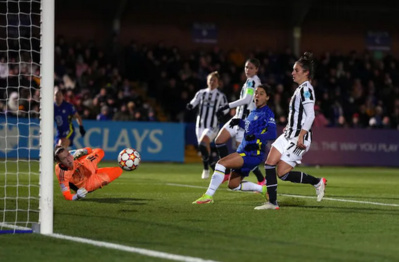 Peyraud-Magnin a été décisive pour permettre de conserver le 0-0 (photo UEFA.com) Peyraud-Magnin a été décisive pour permettre de conserver le 0-0 (photo UEFA.com)