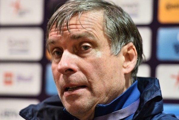 La sélection de Guy Ferrier n'a pas su se hisser au niveau (photo UEFA) La sélection de Guy Ferrier n'a pas su se hisser au niveau (photo UEFA)