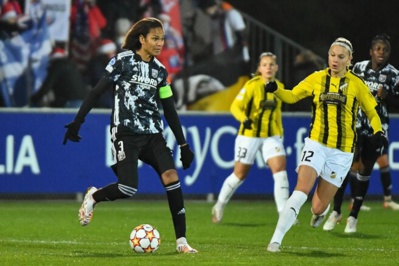Wendie Renard et l'OL terminent en tête (photo UEFA.com) Wendie Renard et l'OL terminent en tête (photo UEFA.com)