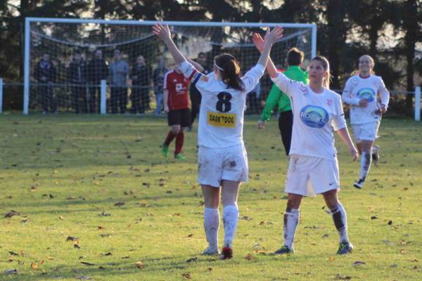 Bras en l'air, les joueuses d'Oberhergheim ont réussi une performance historique (photo Ligue Alsace)