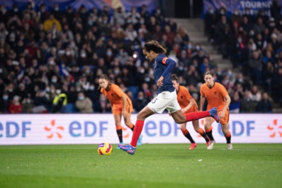 Wendie Renard a ouvert le score sur penalty (photo FFF) Wendie Renard a ouvert le score sur penalty (photo FFF)