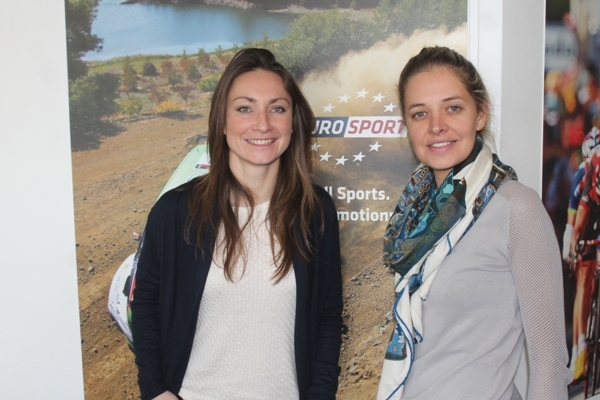 Gaëtane Thiney (joueuse de Juvisy) et Carine Galli (présentatrice de l'émission de foot "Le Grand Plateau" sur Eurosport).