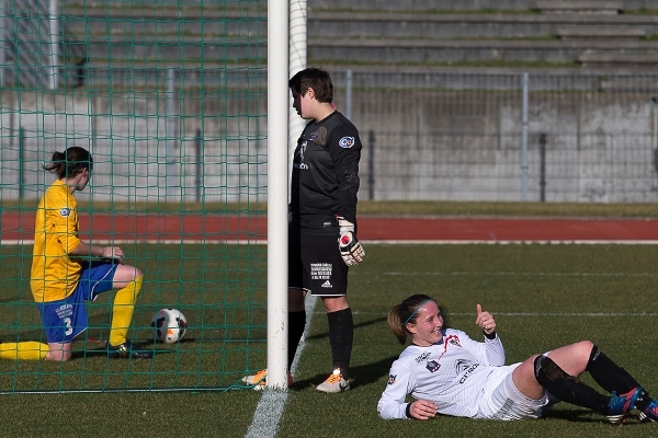 Juvisy net et sans bavure 8-0, ici avec Amélie Coquet ! (photo Eric Baledent) Juvisy net et sans bavure 8-0, ici avec Amélie Coquet ! (photo Eric Baledent)