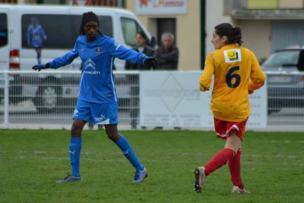 Siga Tandia et Soyaux se déplacent à Hénin (photo asj) Siga Tandia et Soyaux se déplacent à Hénin (photo asj)