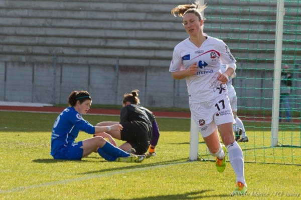 Thiney, serial-buteuse Thiney, serial-buteuse