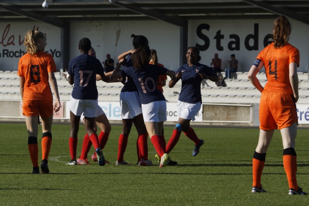 Les jeunes Françaises avaient marqué après moins de 2 minutes (photo Sébastien Duret) Les jeunes Françaises avaient marqué après moins de 2 minutes (photo Sébastien Duret)