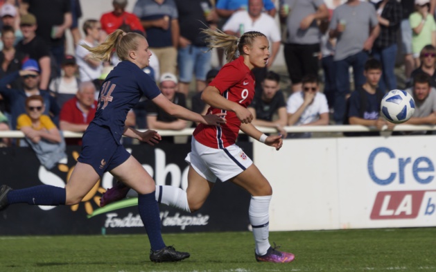 Martine Trollsås Fenger à droite, ici face à Laura Obrecht, aura été l'une des joueuses les plus en vue du tournoi (photos Sébastien Duret)