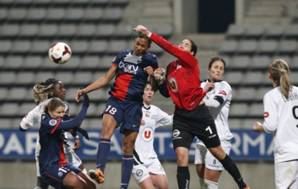 Grâce à leur nette victoire (4-0) face à Guingamp lors de la dernière journée, les Parisiennes occupent provisoirement la tête du championnat, en attendant le match reporté de l'OL à Rodez (Photo : PSG).