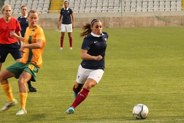 Jessica Houara a évolué dans le couloir gauche (photo Sébastien Duret)