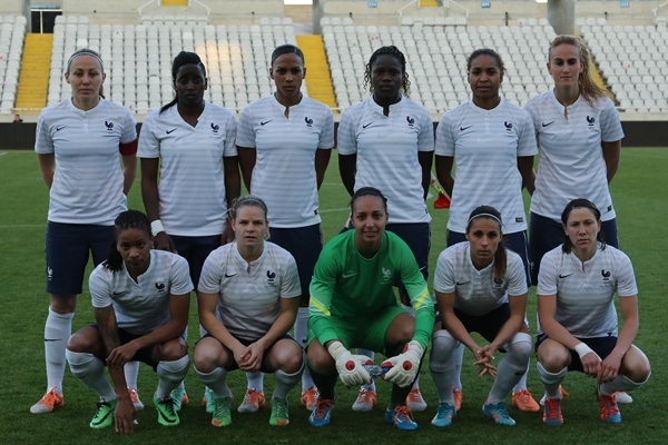 Bleues - Et Wendie RENARD délivra la FRANCE