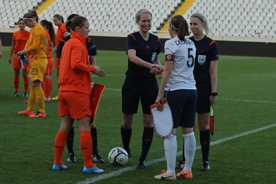 Le toss avant le match (photo Sébastien Duret)