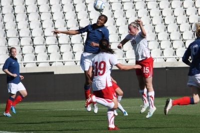 Wendie Renard en 2011 lors de sa première sélection face à la Suisse, à Chypre (photo Sébastien Duret)