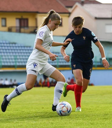 Lucie Calba, à droite, a doublé la mise (photo UEFA.com)