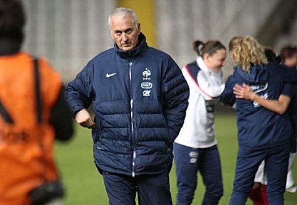 Philippe Bergerôo a privilégié un 4-4-2 muable en 4-1-4-1 (photo Sébastien Duret) Philippe Bergerôo a privilégié un 4-4-2 muable en 4-1-4-1 (photo Sébastien Duret)