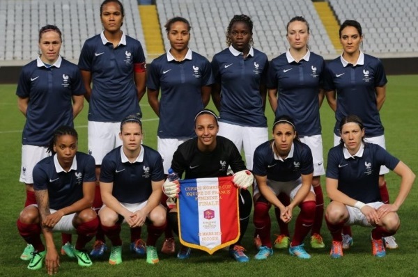 Bleues - Analyses une semaine après le succès à Chypre Bleues - Analyses une semaine après le succès à Chypre
