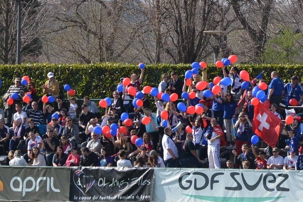 Les supporters à la Plaine des Jeux de Gerland