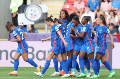 Cinq buts en première période, une première pour les Bleues en phase finale (photo UEFA) Cinq buts en première période, une première pour les Bleues en phase finale (photo UEFA)