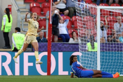 Cayman a pris le dessus sur sa partenaire lyonnaise (photo UEFA) Cayman a pris le dessus sur sa partenaire lyonnaise (photo UEFA)