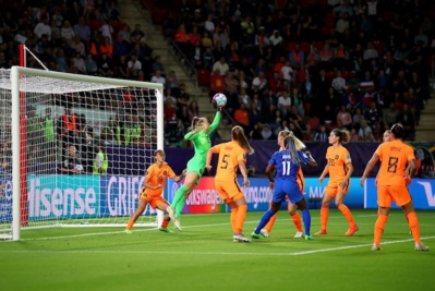 van Domselaar a longtemps tout repoussé (photo UEFA) van Domselaar a longtemps tout repoussé (photo UEFA)