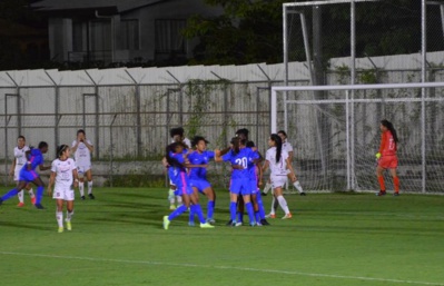 Mzé Issa égalise de la tête sur corner (photo Marielle Breton) Mzé Issa égalise de la tête sur corner (photo Marielle Breton)