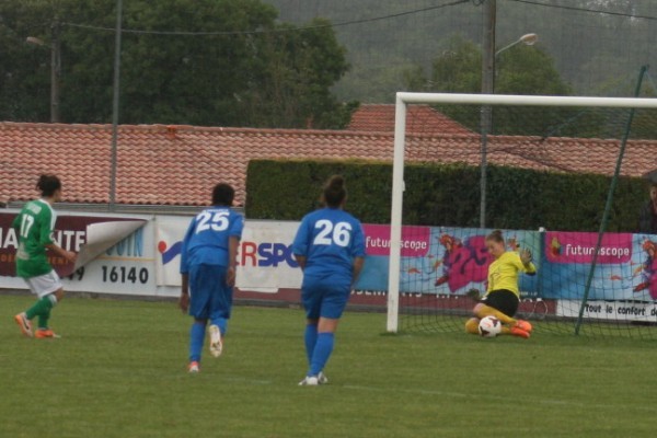 Le penalty de Lavaud arrêté par Guérin