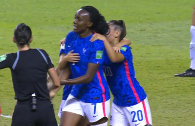 Mbakem Niaro auteure du 3e but Mbakem Niaro auteure du 3e but