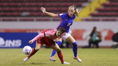 Le Guilly et la défense française sont restées solides jusqu'au bout (photo FIFA) Le Guilly et la défense française sont restées solides jusqu'au bout (photo FIFA)