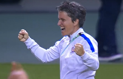 La joie de Sonia Haziraj au coup de sifflet final (capture Canal + Sport) La joie de Sonia Haziraj au coup de sifflet final (capture Canal + Sport)