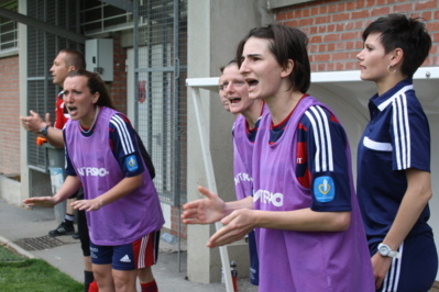 Les filles d'Arras ont signé leur premier match nul de la saison face à Guingamp. Un résultat décisif pour le maintien ! Les filles d'Arras ont signé leur premier match nul de la saison face à Guingamp. Un résultat décisif pour le maintien !