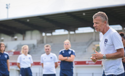Patrice Lair poursuit l'aventure en Gironde avec un groupe rajeuni (photo FCGB) Patrice Lair poursuit l'aventure en Gironde avec un groupe rajeuni (photo FCGB)