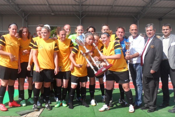 Soyaux avec le trophée Soyaux avec le trophée