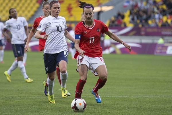 Camille Abily fêtera sa 135e sélection avec les Bleues face aux USA cette nuit (Photo Eric Baledent)