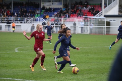 Inès Belloumou avec la sélection U23 Inès Belloumou avec la sélection U23